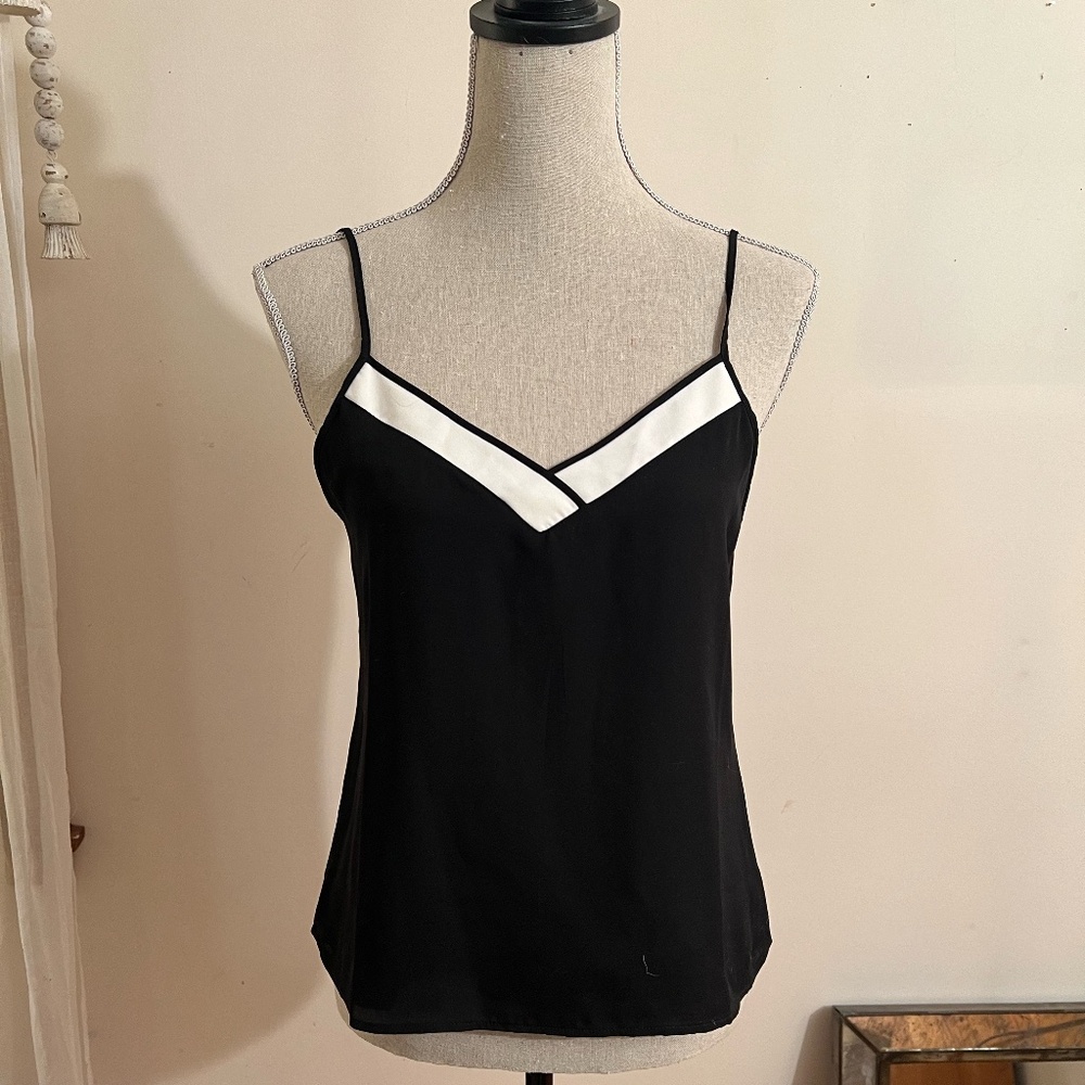 Banana Republic Black & White Silk V Neck Camisole  w/ Spaghetti Straps Size XS